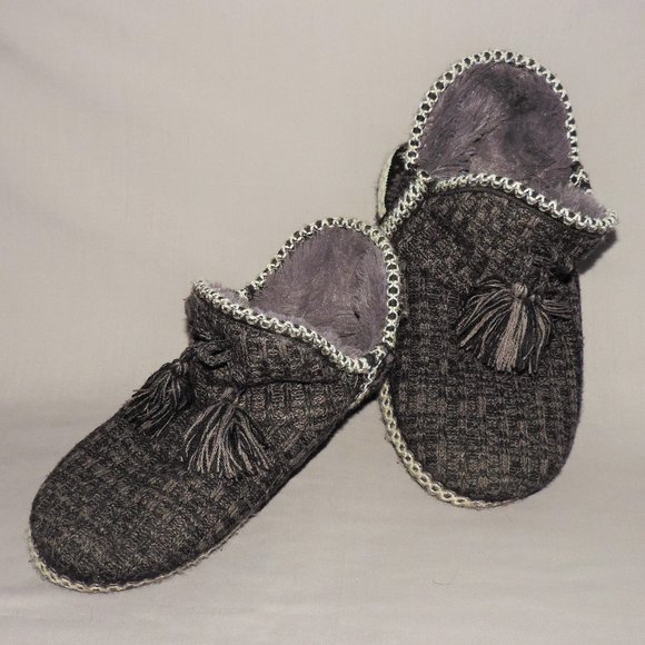 Mukluks Amira Cozy gray Fair Isle slippers - Picture 1 of 8